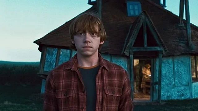Rupert Grint, Hem J.K. Rowling'e Saygı Duyuyor, Hem de Ona Katılmıyor haber görseli