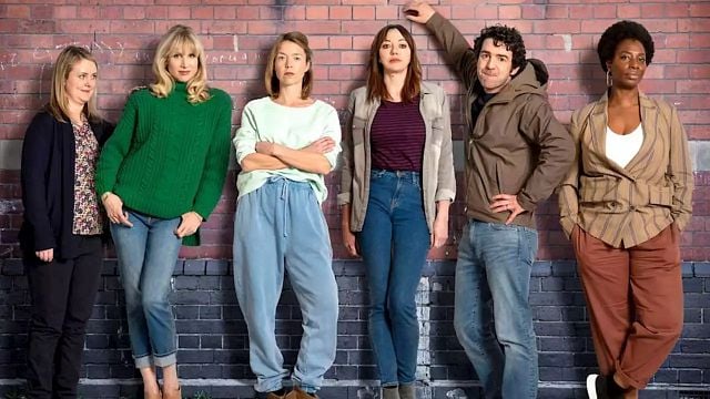 Paul Feig, BBC Dizisi ‘Motherland’in Bir Uyarlamasını Hazırlıyor haber görseli