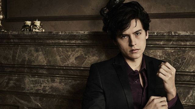 Cole Sprouse, Romantik Bilim Kurgu Filmi "Moonshot"ın Kadrosunda haber görseli