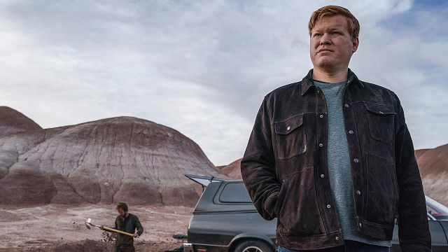 Jesse Plemons, Elizabeth Olsen'lı ‘Love and Death’in Kadrosunda haber görseli