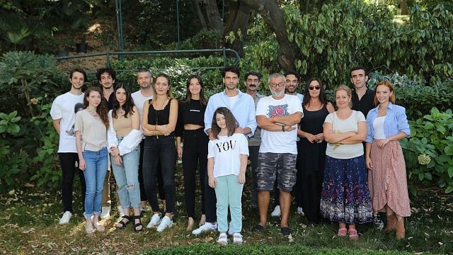 Kaan Urgancıoğlu ve Pınar Deniz Başrollü "Yargı" Dizi Ekibi Bir Araya Geldi haber görseli
