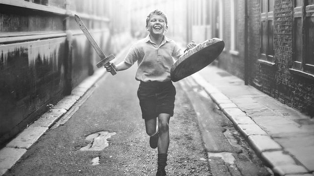 Kenneth Branagh, ‘Belfast’ın Toronto Gösteriminden Sonra Gözyaşlarını Tutamadı  haber görseli