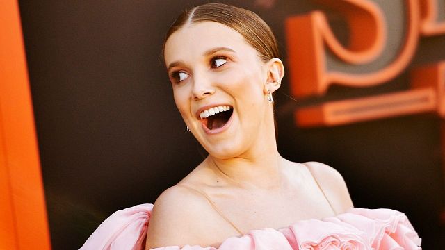 En Eğlenceli Halleri ile Millie Bobby Brown! haber görseli