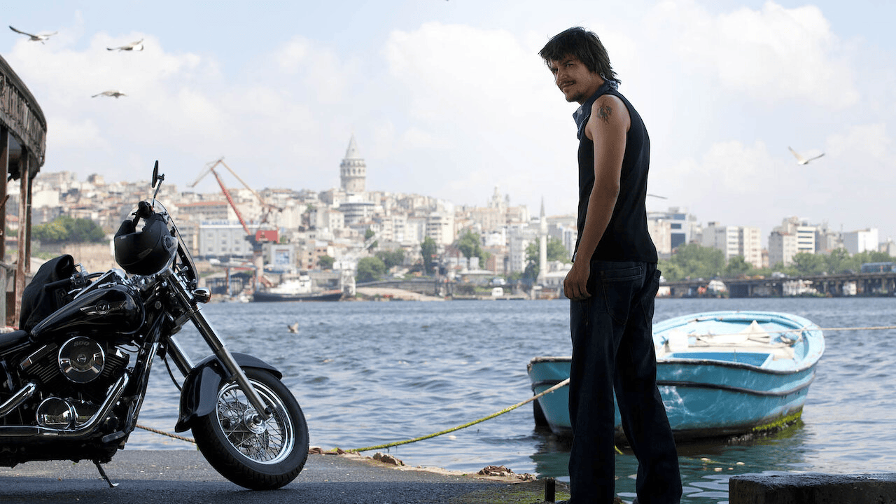 Mehmet Günsür Müjdeyi Verdi: Unutulmaz Seriye Devam Filmi Çekiliyor!