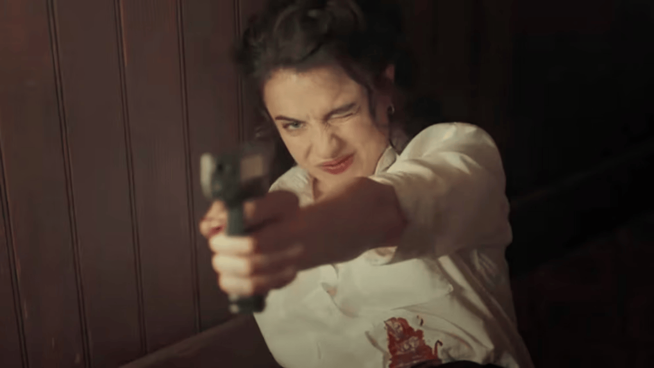 Margaret Qualley ve Chris Evans’ın Başrollerini Paylaştığı "HONEY DON’T!"tan Fragman Geldi
