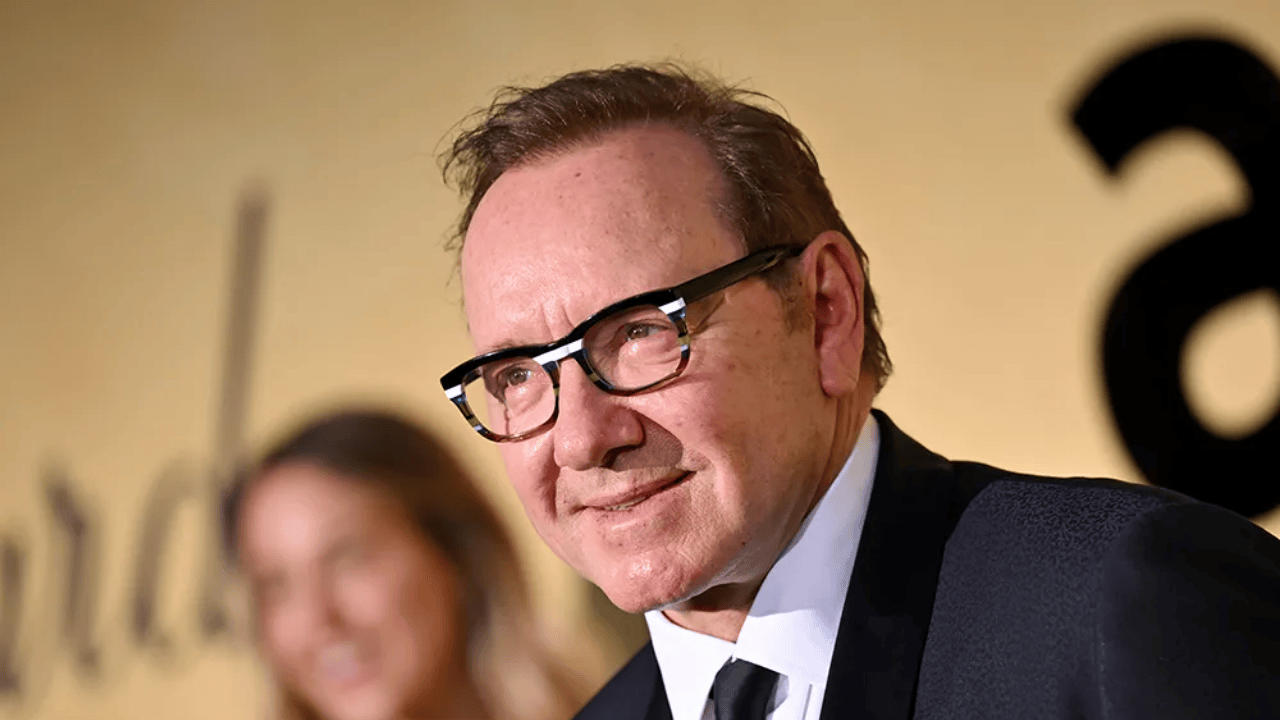 Kevin Spacey Hollywood'a Yönetmen Olarak Geri Dönüyor