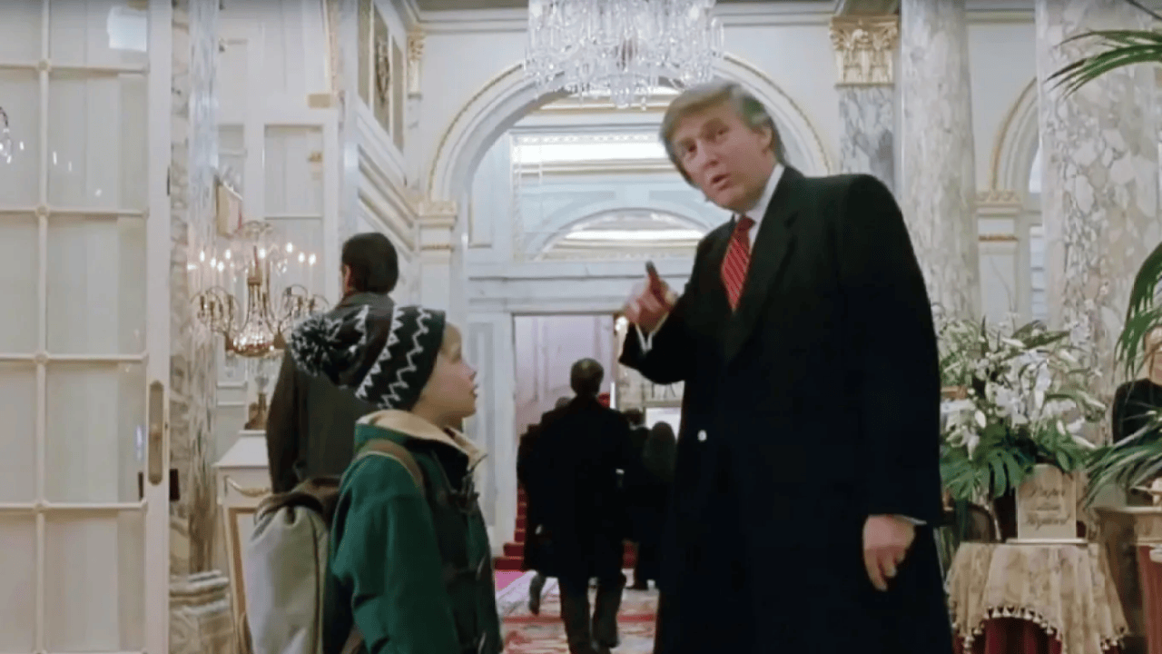 “Evde Tek Başına 2”nin Yönetmeni Donald Trump’ın Sahnesini Kaldırmak İstiyor