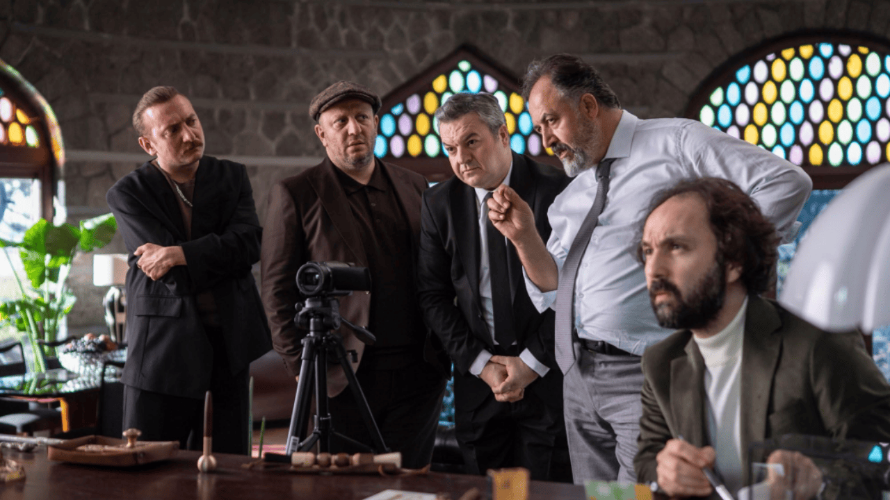 Disney+ Dizisi "Sekizinci Aile"den Kahkaha Dolu Fragman