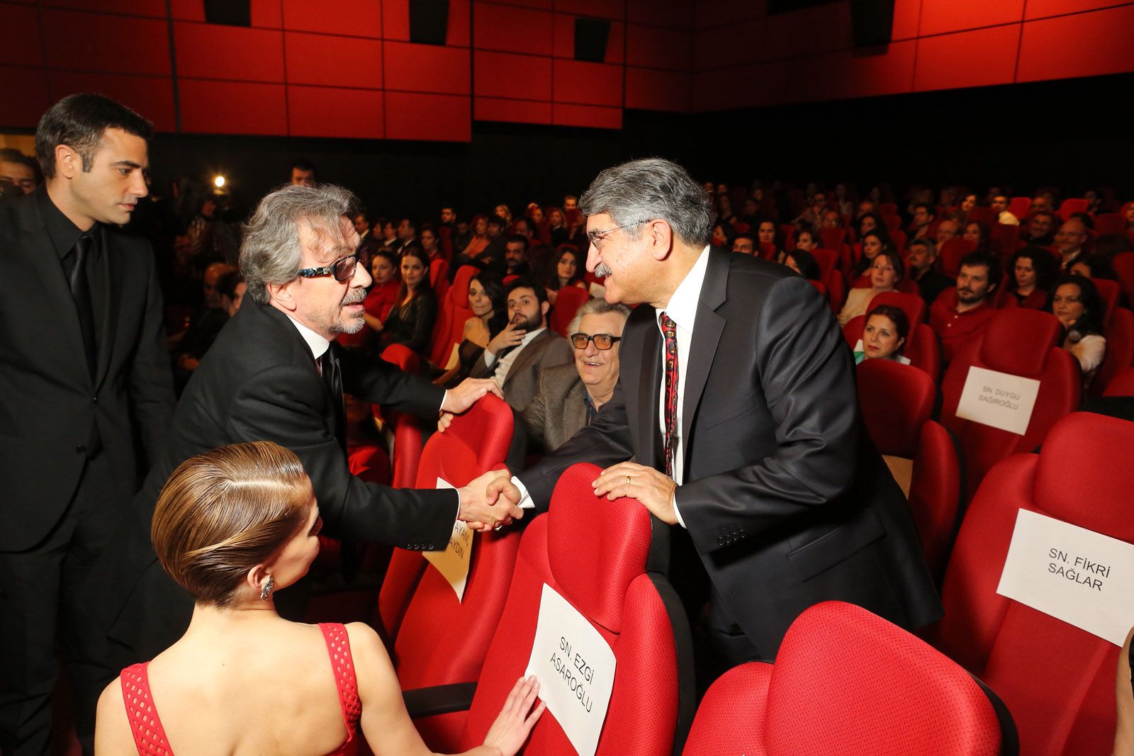 Один день в стамбуле премьера. Таянч аяйдын. Один день в стамбуле премьера. Один день в стамбуле премьера. Один день в стамбуле премьера.