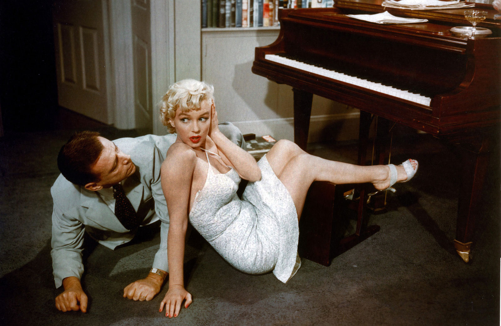 Marilyn Monroe isimli sanatçının Beyazperde.com 'de yer alan 175 fotoğ...