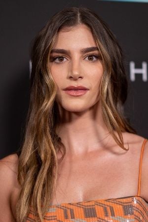 Mia Challis - Beyazperde.com