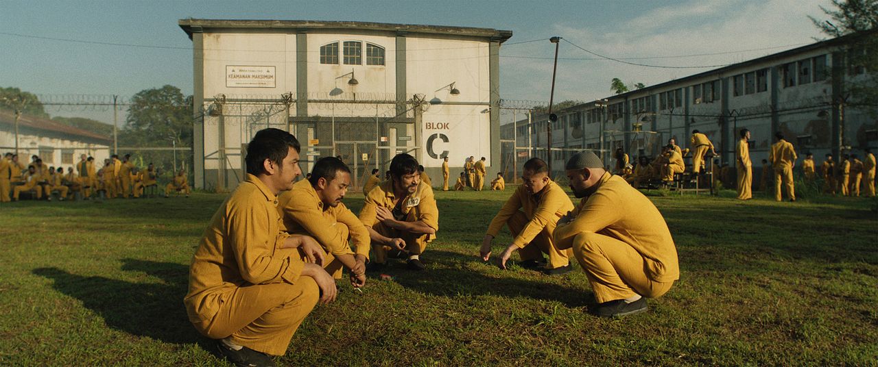 Ghost in the Cell : Fotoğraf Danang Suryonegoro, Lukman Sardi, Mike Lucock, Yoga Pratama, Abimana Aryasatya