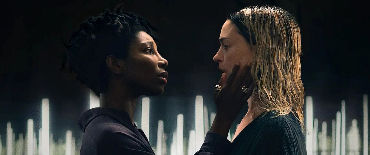 Mother Mary : Fotoğraf Anne Hathaway, Michaela Coel