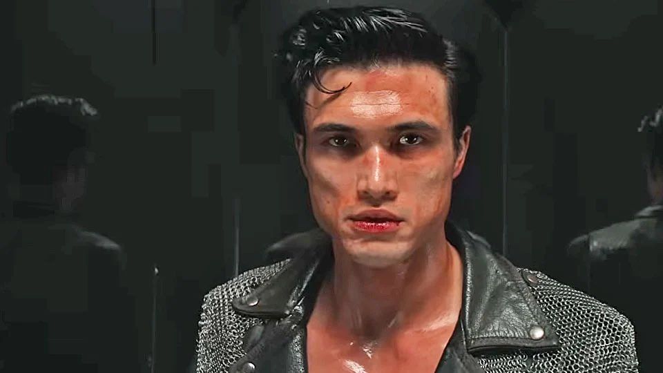 Onun Şahsi Cehennemi : Fotoğraf Charles Melton