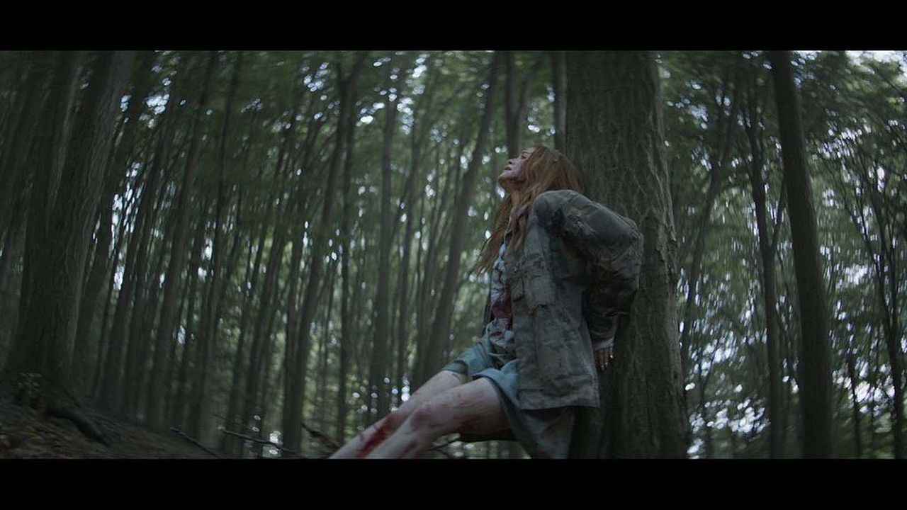 Ziyaretçiler: Bölüm 2 : Fotoğraf Madelaine Petsch