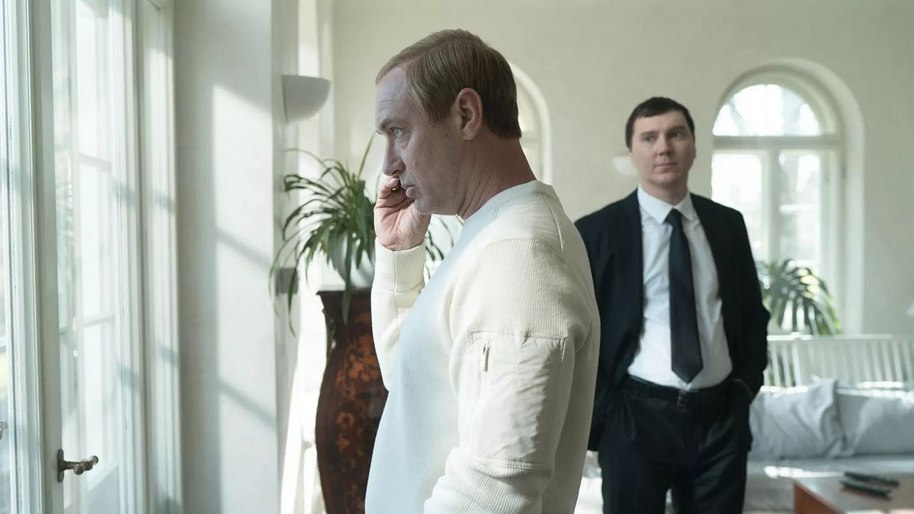 Kremlin'in Büyücüsü : Fotoğraf Paul Dano, Jude Law