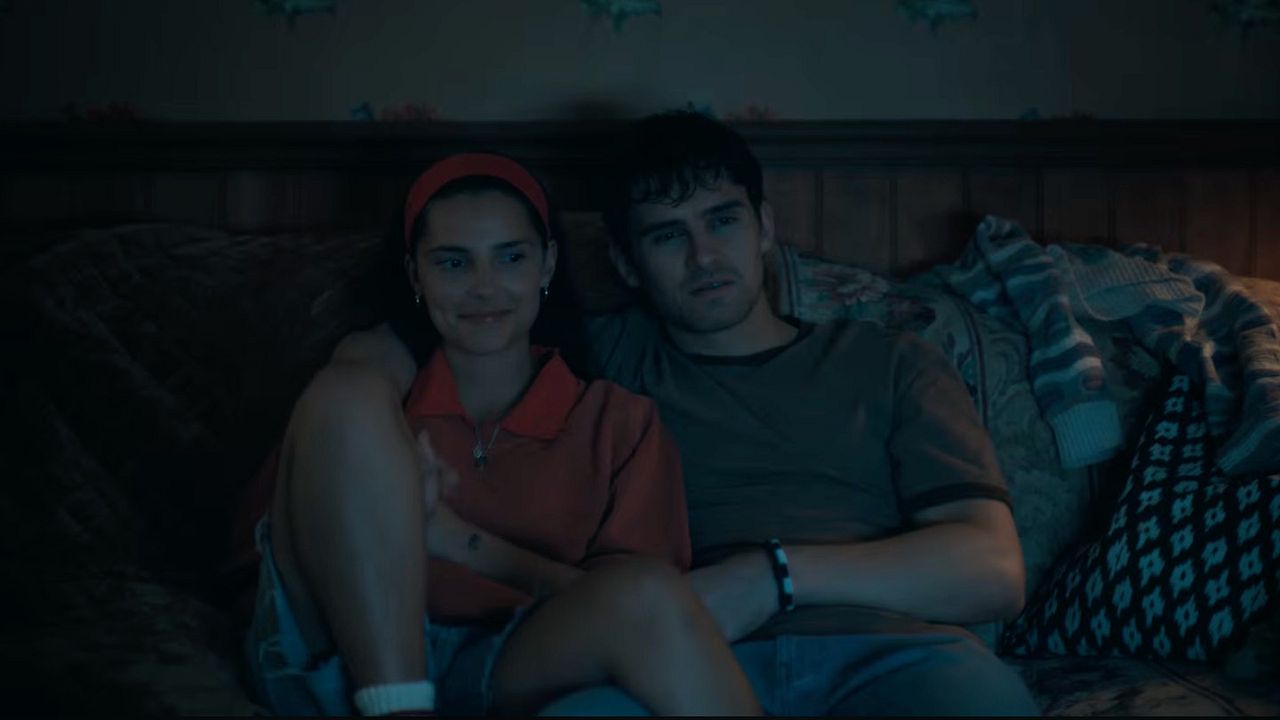 Saplantı : Fotoğraf Michael Johnston (II), Inde Navarrette