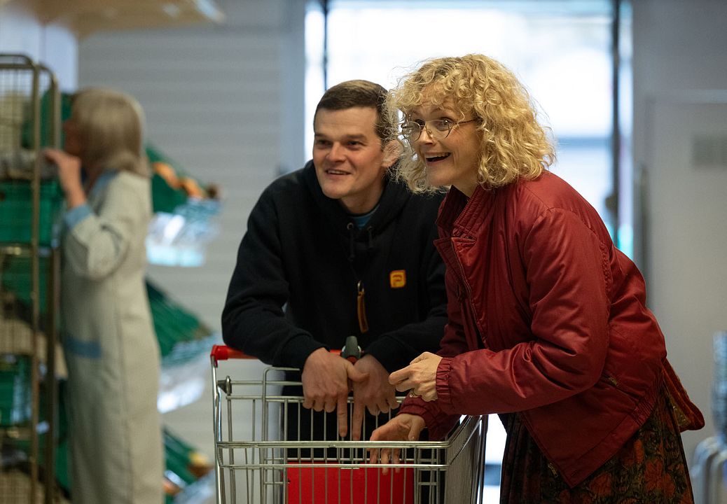 Ağzımdan Kaçtı : Fotoğraf Robert Aramayo, Maxine Peake