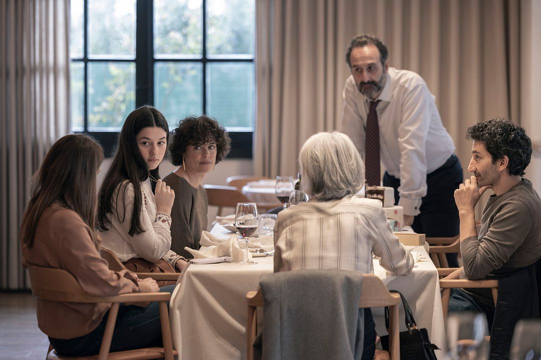 Los Domingos : Fotoğraf Patricia López Arnaiz, Miguel Garcés, Blanca Soroa, Juan Minujin