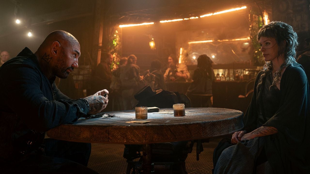 Kayıp Dünya : Fotoğraf Milla Jovovich, Dave Bautista