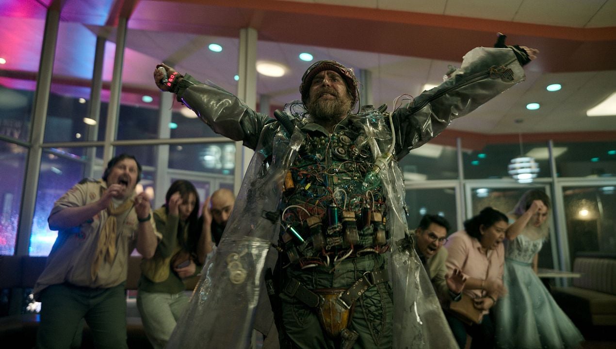 Good Luck, Have Fun, Don't Die : Fotoğraf Sam Rockwell