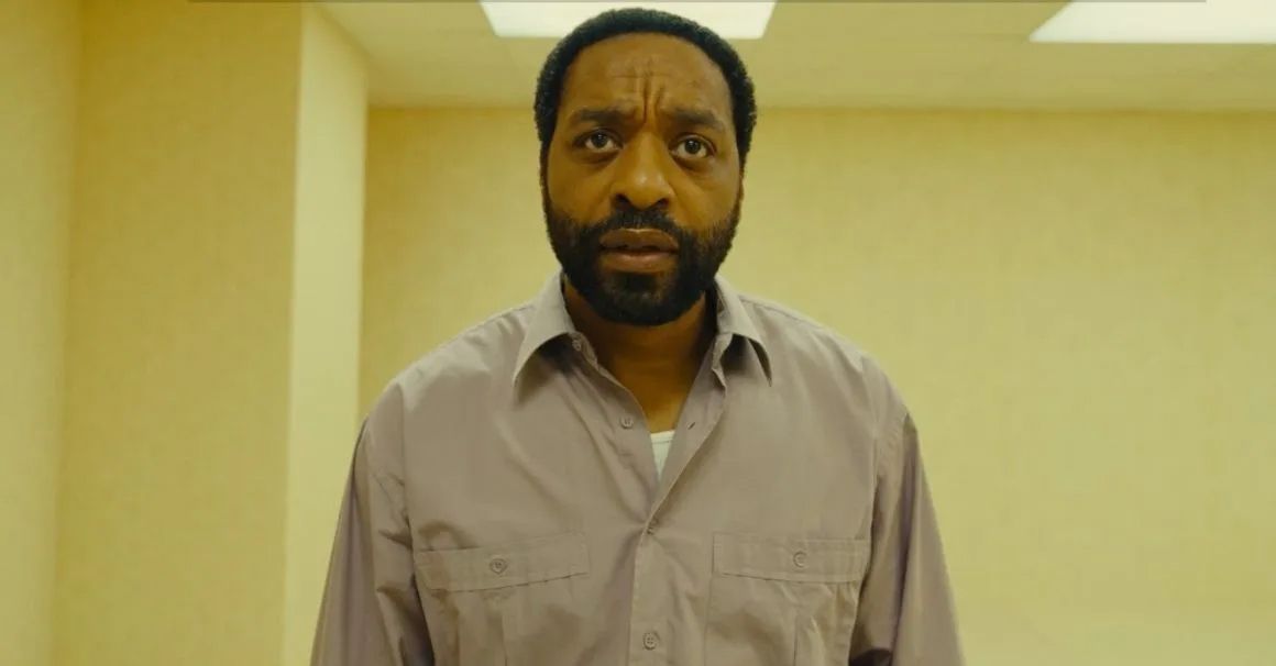 Backrooms : Fotoğraf Chiwetel Ejiofor