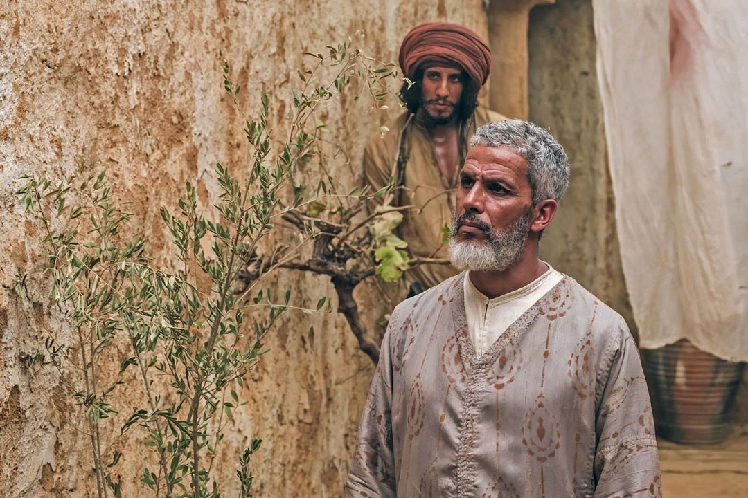 Çöl Savaşçısı : Fotoğraf Saïd Boumazoughe, Sami Bouajila