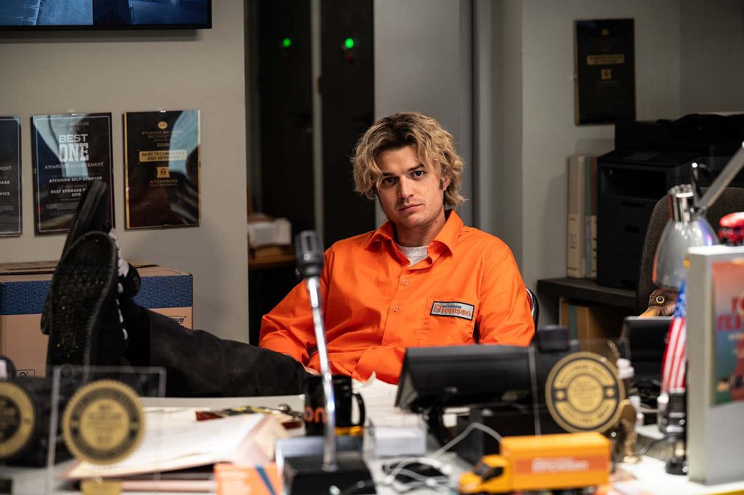 Dikkat: Kıyamet! : Fotoğraf Joe Keery