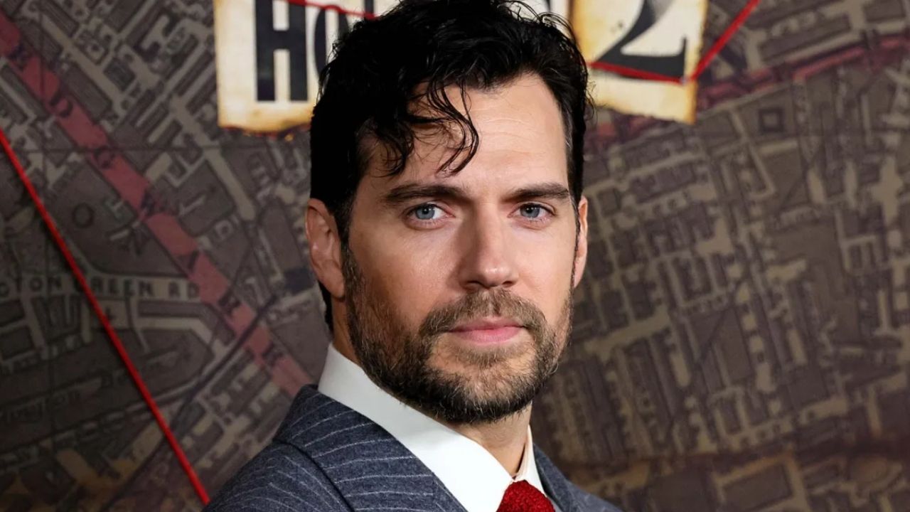 Henry Cavill mostra vislumbre de filme de Guy Ritchie