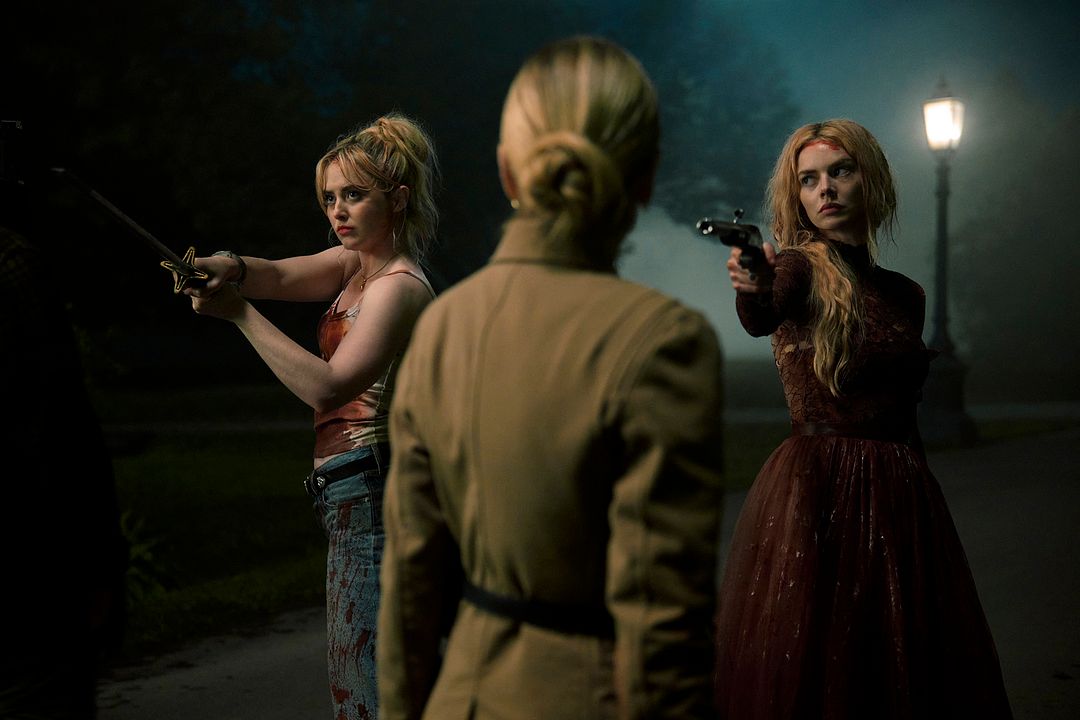 Saklambaç 2 : Fotoğraf Kathryn Newton, Samara Weaving