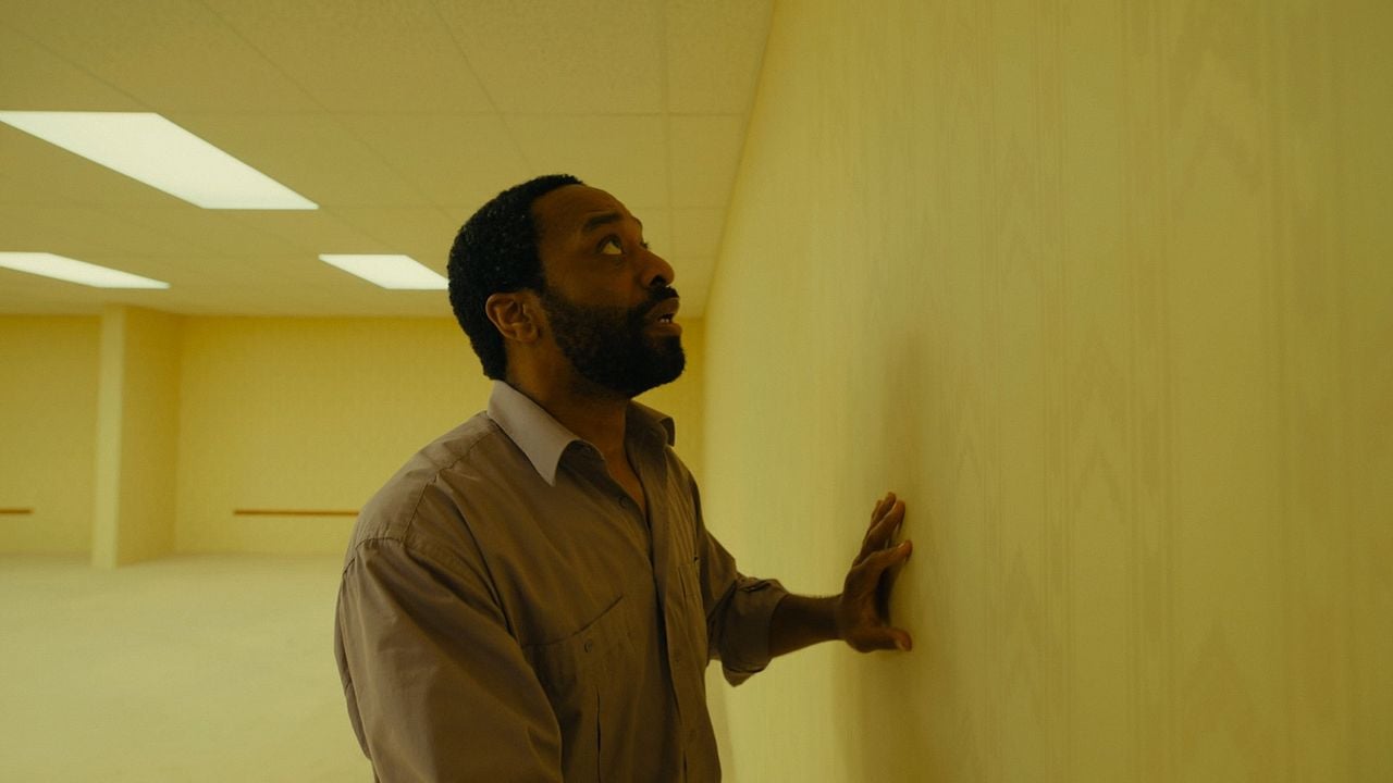 Backrooms : Fotoğraf Chiwetel Ejiofor
