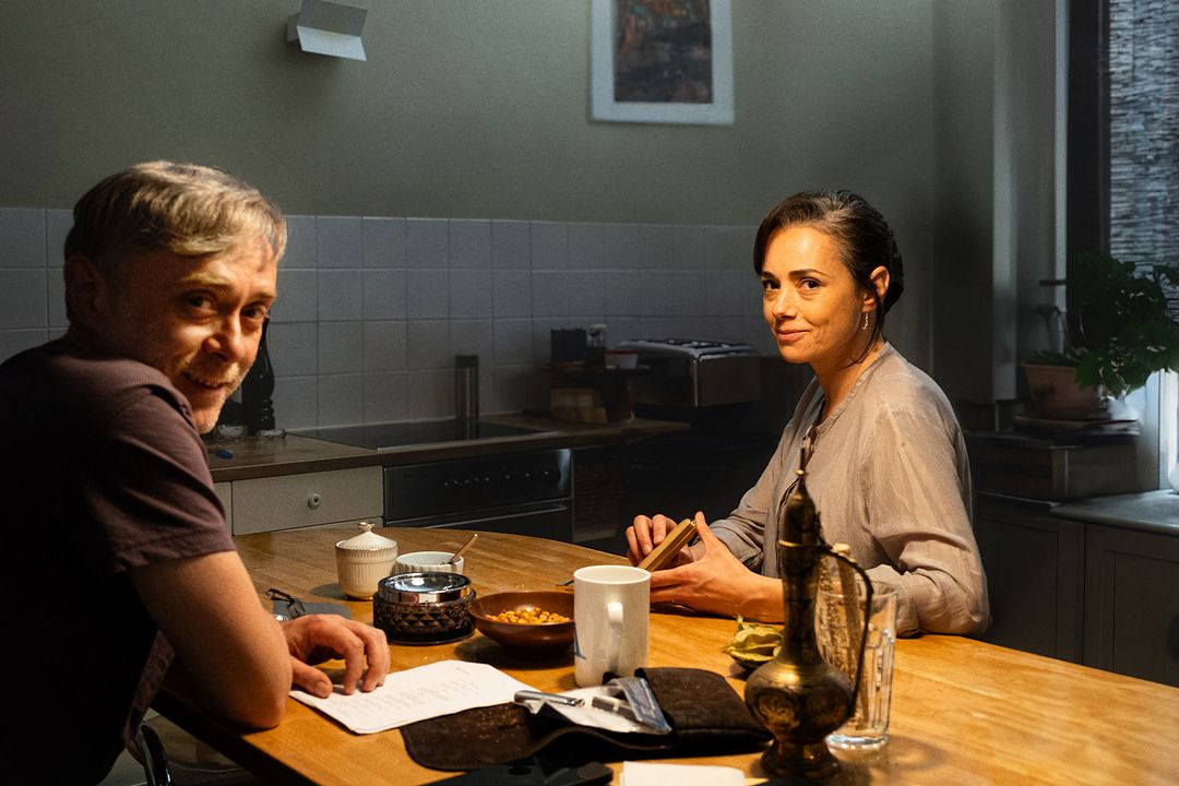 Sarı Zarflar : Fotoğraf Özgü Namal, Tansu Biçer