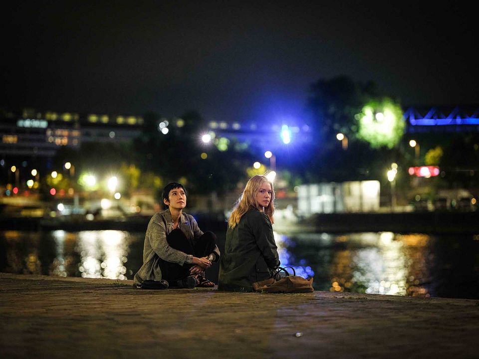 Birdenbire : Fotoğraf Tao Okamoto, Virginie Efira
