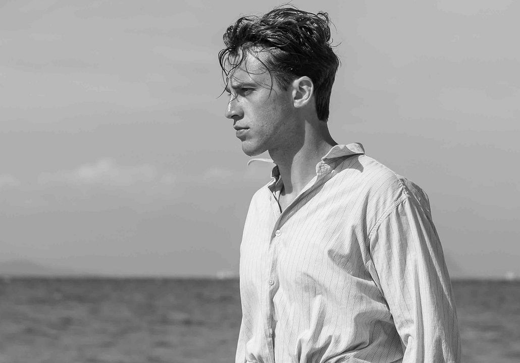 Yabancı : Fotoğraf Benjamin Voisin