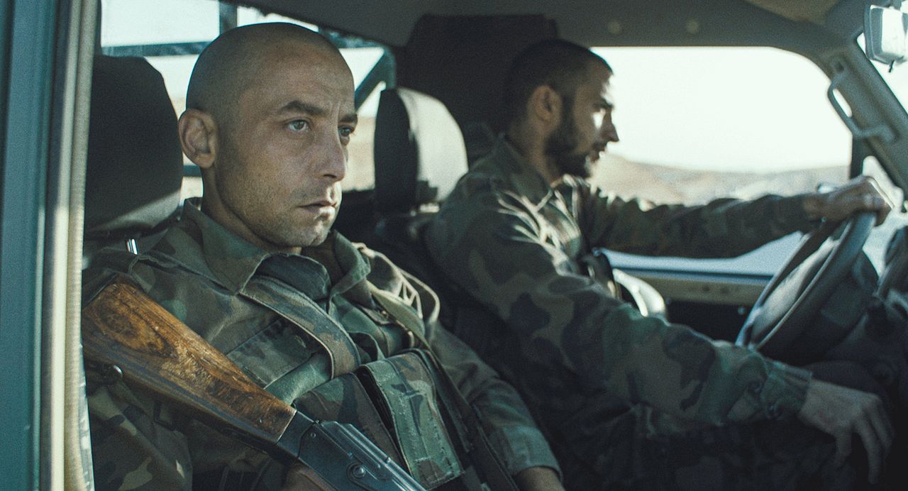 Ben Bir Yabancıydım : Fotoğraf