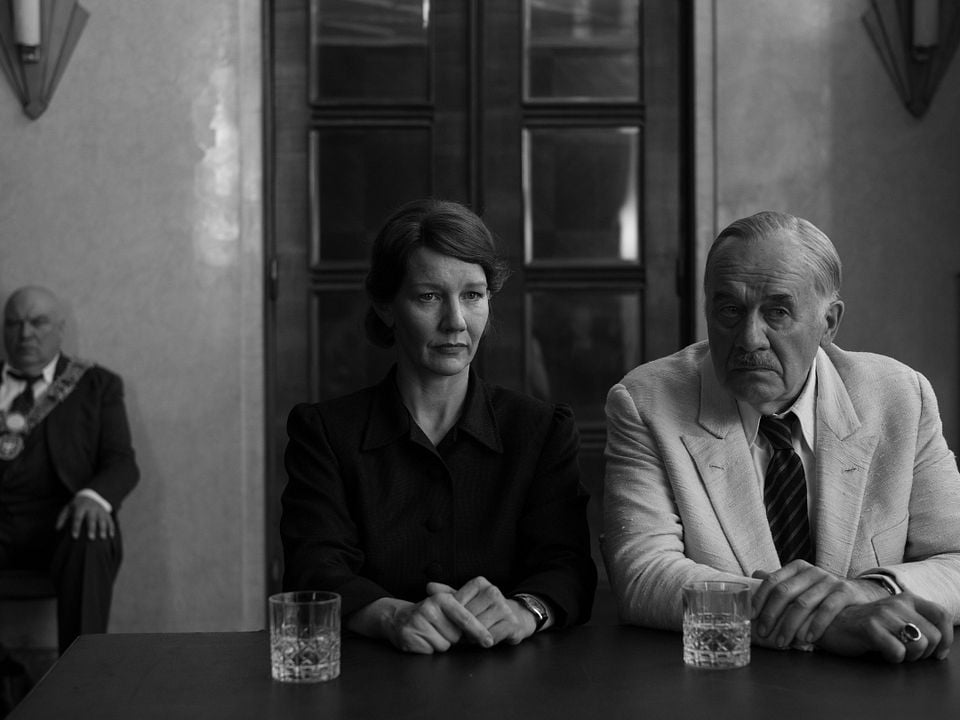 Fatherland : Fotoğraf Sandra Hüller, Hanns Zischler