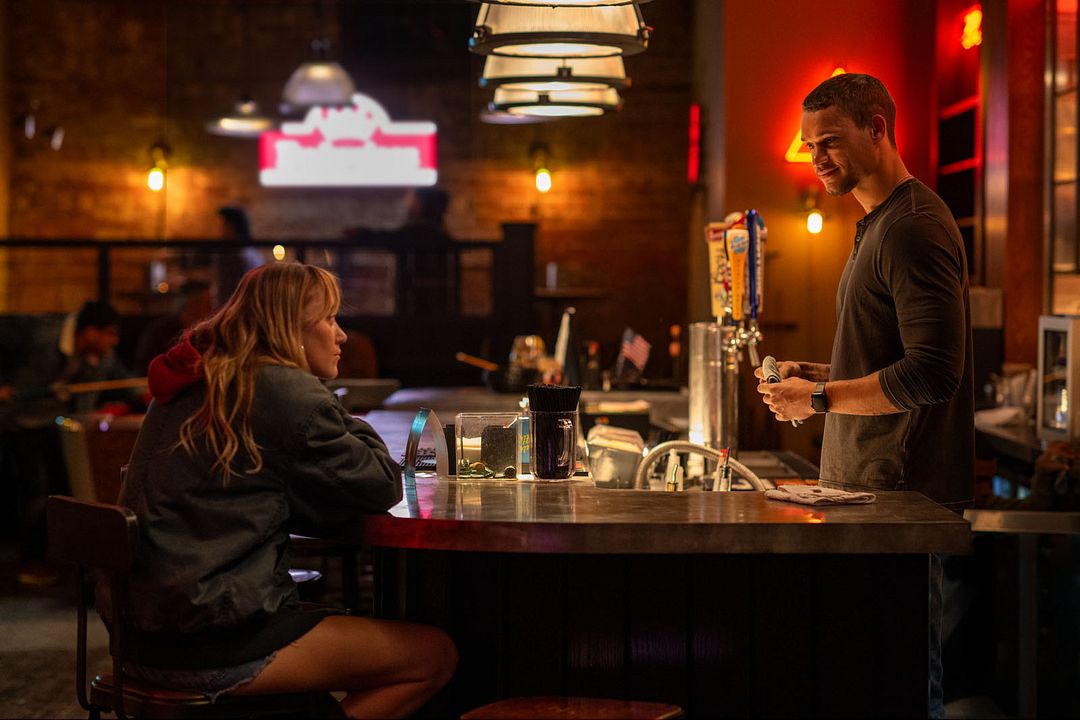 Senden Geriye Kalan : Fotoğraf Tyriq Withers, Maika Monroe