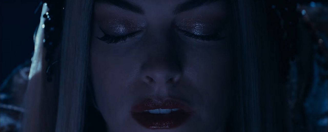 Mother Mary : Fotoğraf Anne Hathaway