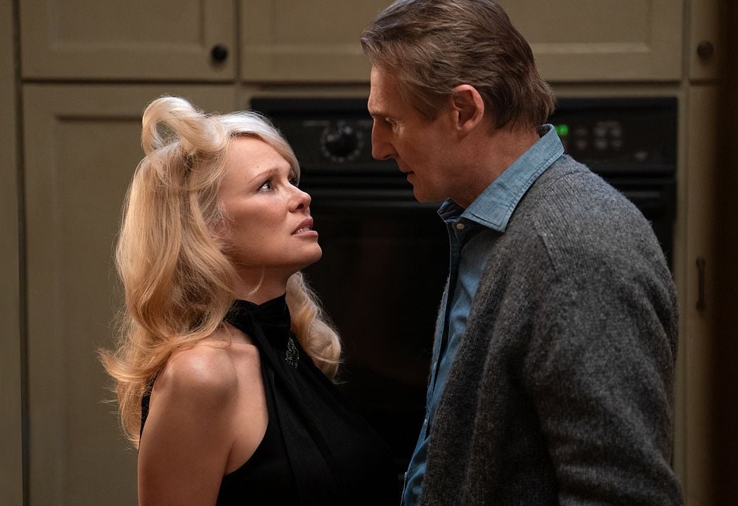 Çıplak Silah : Fotoğraf Pamela Anderson, Liam Neeson
