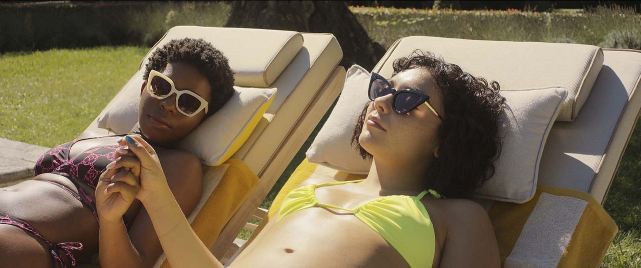 Leziz : Fotoğraf Miveck Packa, Carla Díaz (II)