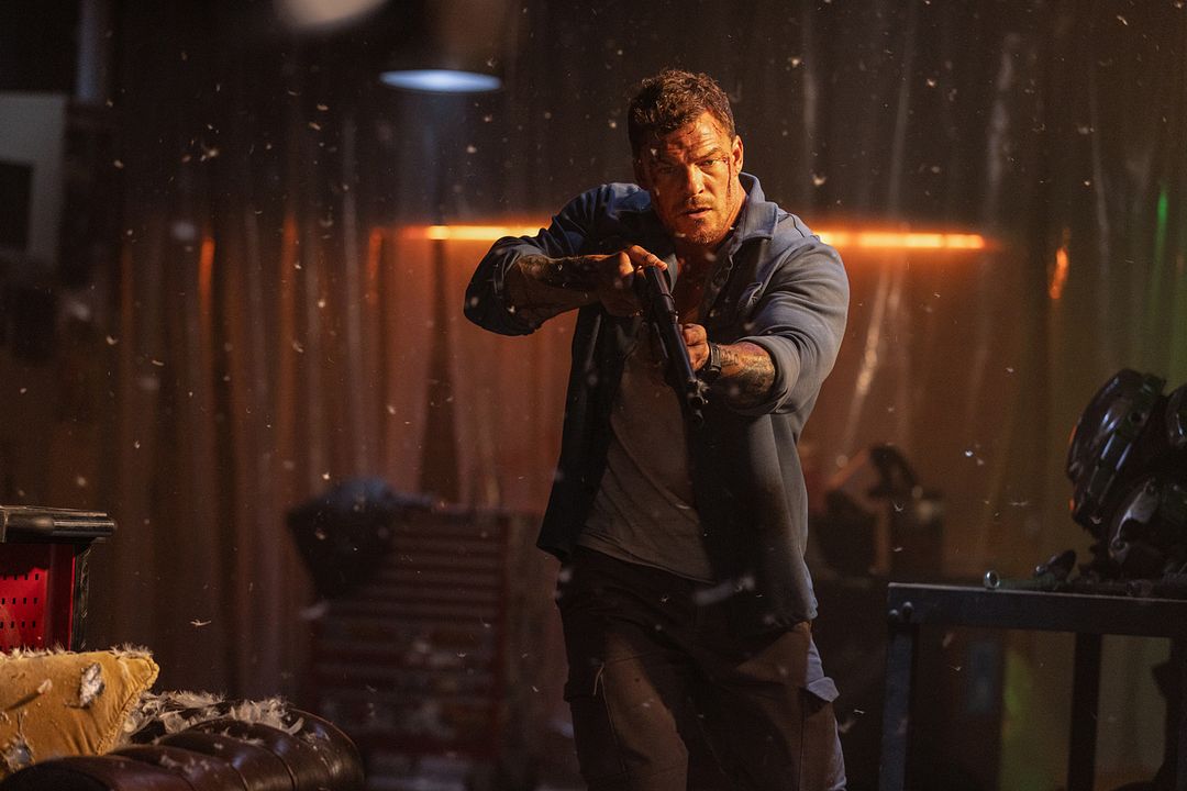 Sınırsız : Fotoğraf Alan Ritchson