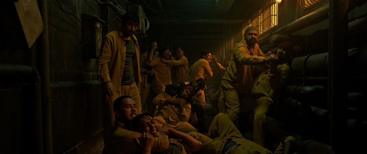 Ghost in the Cell : Fotoğraf Mike Lucock, Abimana Aryasatya, Morgan Oey