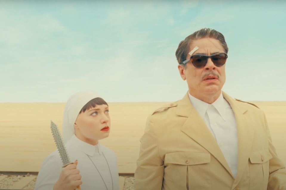 Fenike Planı  : Fotoğraf Mia Threapleton, Benicio Del Toro