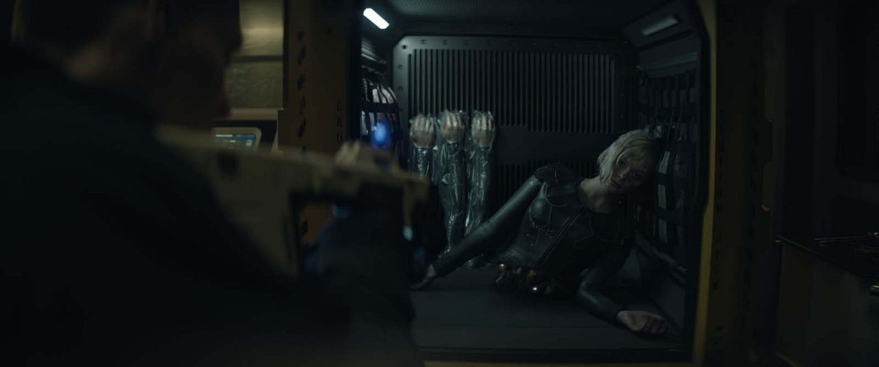 Predator: Vahşi Topraklar : Fotoğraf Elle Fanning