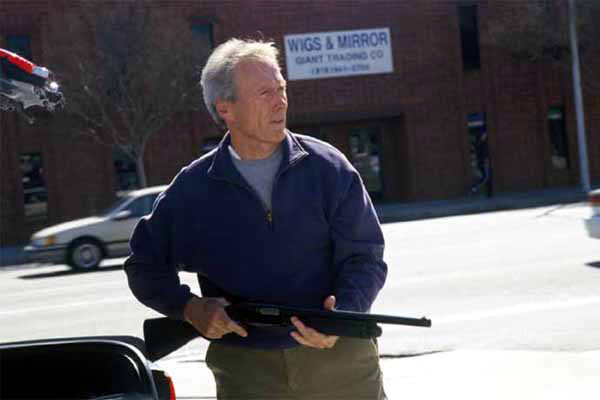 Kan Borcu : Fotoğraf Clint Eastwood