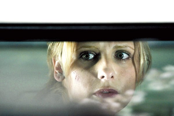 Garez : Fotoğraf Takashi Shimizu, Sarah Michelle Gellar