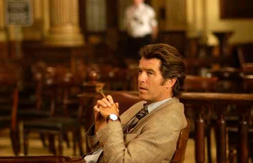 Cazibe Kanunları : Fotoğraf Peter Howitt, Pierce Brosnan