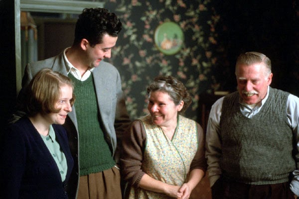 Hemşire : Fotoğraf Alex Kelly, Phil Davis, Imelda Staunton, Daniel Mays