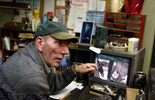 Karanlık Su : Fotoğraf Pete Postlethwaite