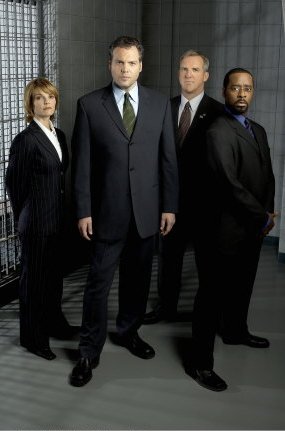 Fotoğraf Vincent D'Onofrio, Courtney B. Vance, Kathryn Erbe, Jamey Sheridan